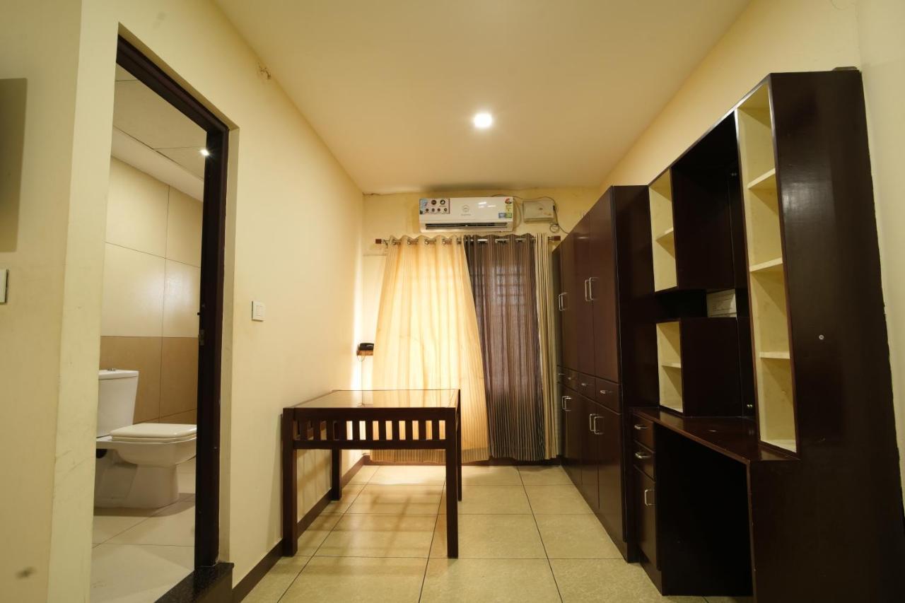 K V Suites Kochi Exterior foto